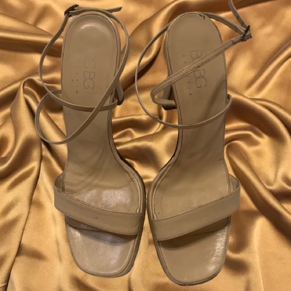 Vintage Nude BCBG Heeled Sandals - Picture 3 of 4